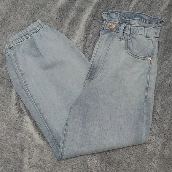 Express Super High Waisted Soft Knit Jean Joggers size 4 short - Picture 3 of 7